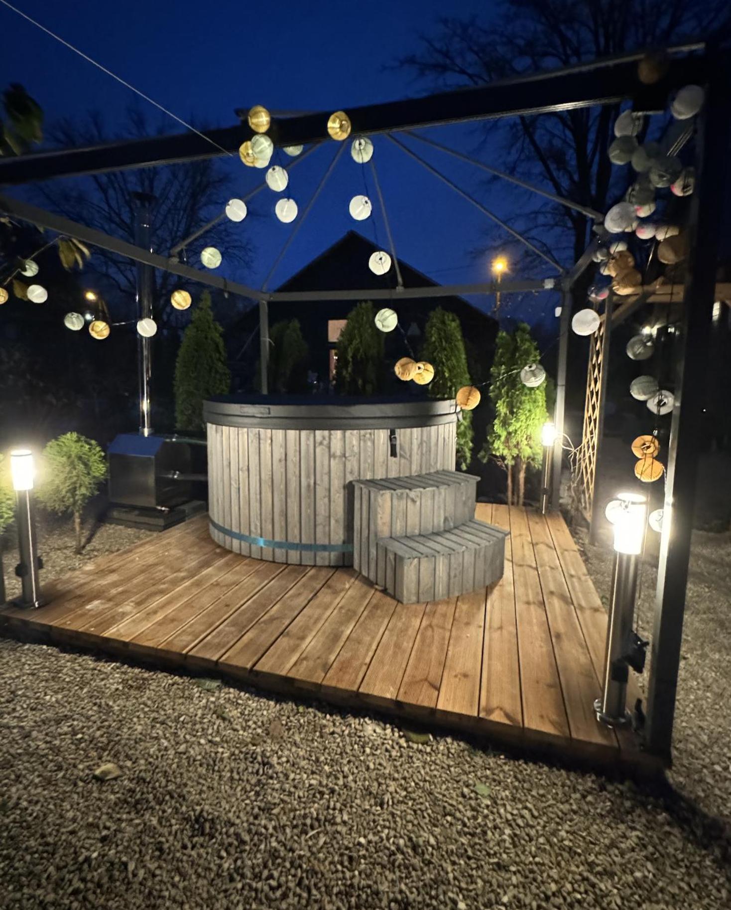 リガ Amazing Little House On An Island With Gardenヴィラ エクステリア 写真